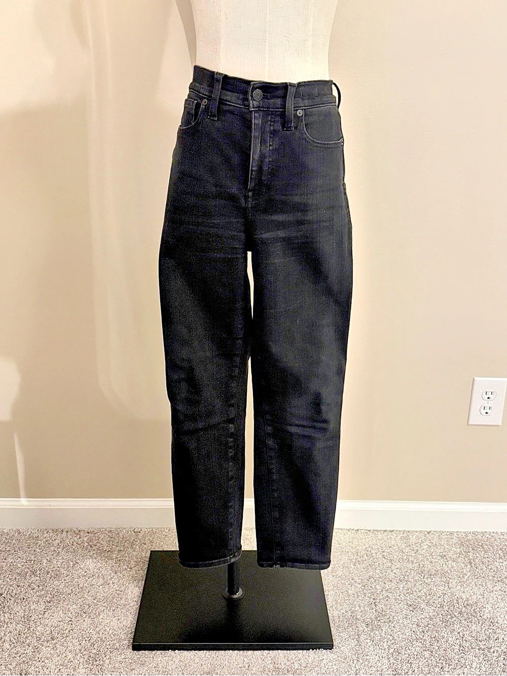 Madewell Stovepipe Straight Leg Jeans in Black